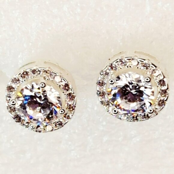 Sparkling Crystal Rhineston Silver Stone Round Stud Earrings - Picture 1 of 3